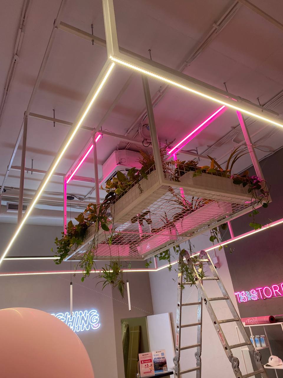 Установка освещения под ключ в студии Москва - услуги электрика