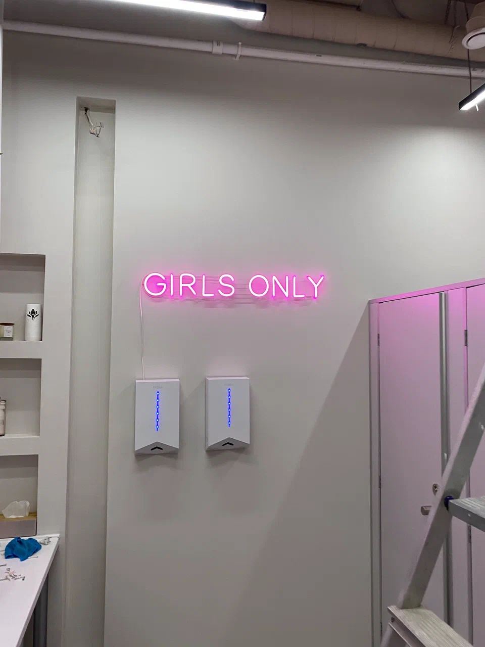 Установка электрических сушилок и декоративных элементов - электрик Москва