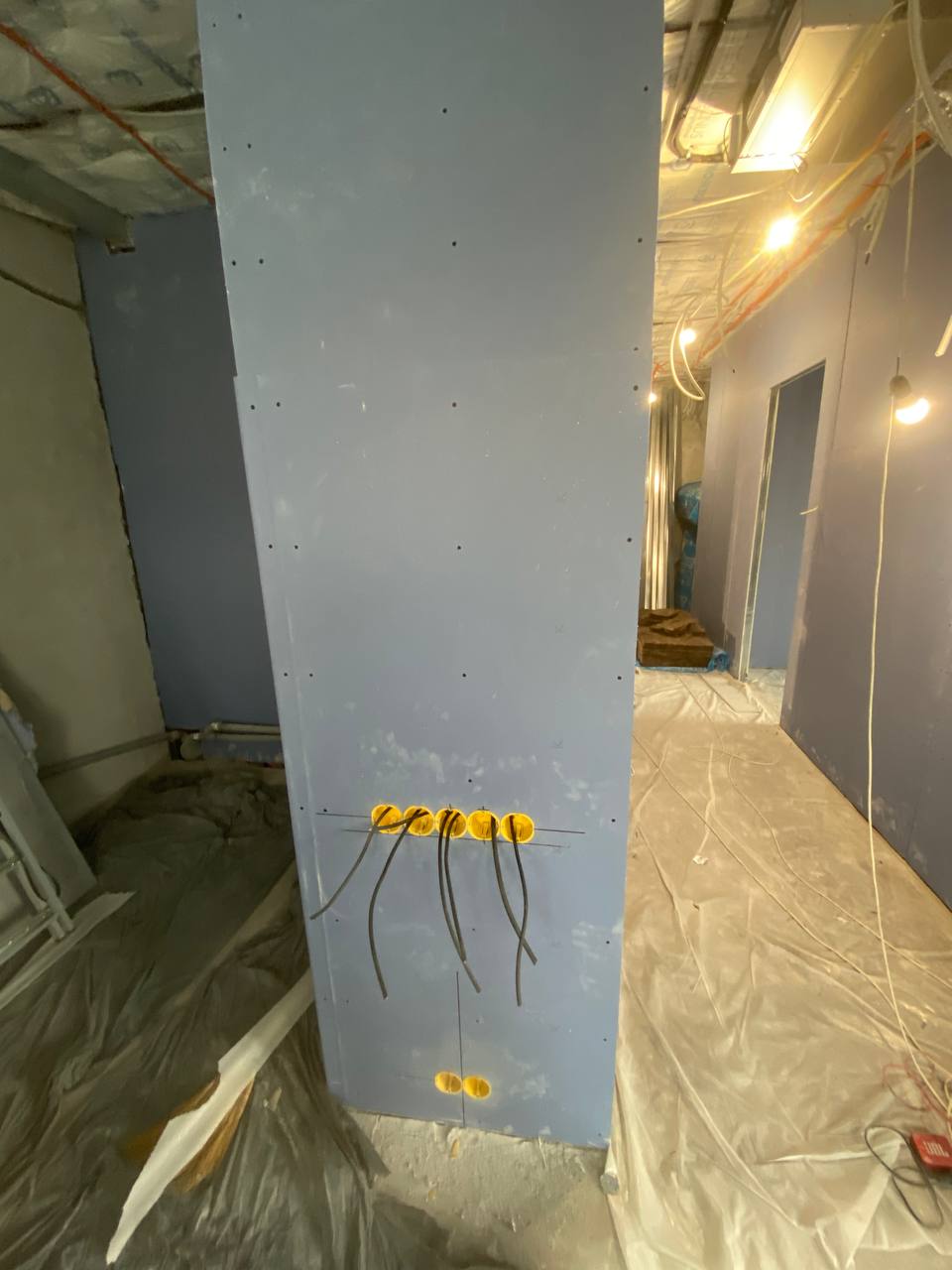 Монтаж встраивыемых подрозетников